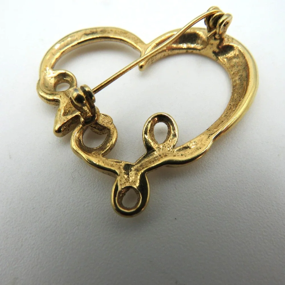 Heart Love Brooch Pin Gold Tone Script Open Heart Cursive Romantic Gift Costume‎